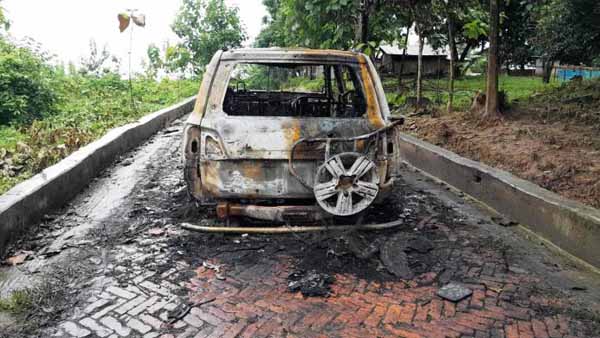 সাবেক প্রতিমন্ত্রীর বিলাসবহুল গাড়িতে আগুন ! ফাঁকা গুলি