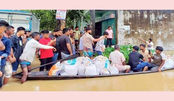 সদ্যবিদায়ী মেয়র মধুর উদ্যোগে কমলগঞ্জে বন্যা দূর্গতদের মাঝে ত্রাণ বিতরণ