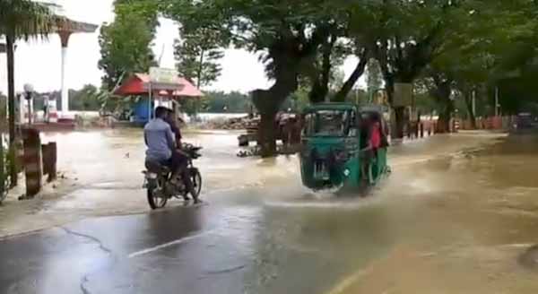 মৌলভীবাজারে তীব্র হচ্ছে খাদ্য, পানি-ওষুধ সংকট, অবর্ণনীয় দুর্ভোগ