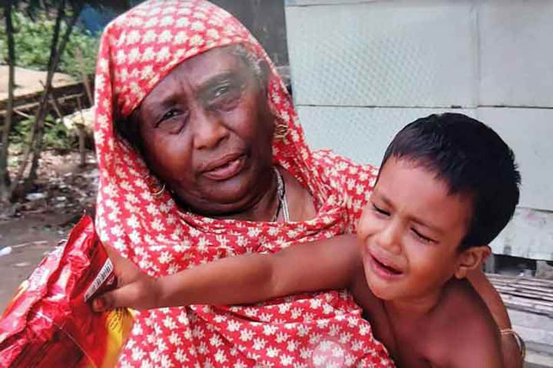 খেলার মাঠ রক্ষা করতে গিয়ে মা কারাগারে, কাঁদছে দুধের শিশু