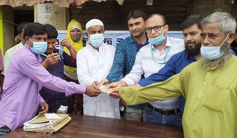 পাঁচবিবিতে প্রকাশ্যে কৃষি ঋণ বিতরণ কর্মসূচীর উদ্বোধন
