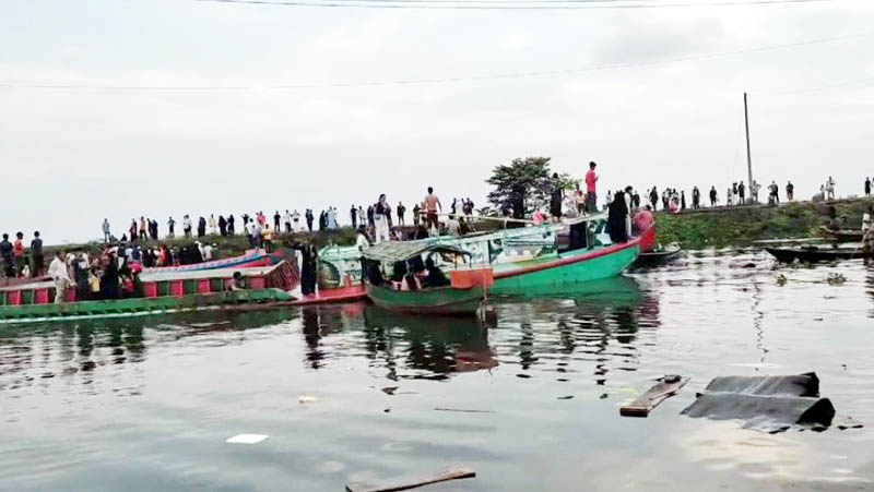 ব্রাহ্মণবাড়িয়ায় যাত্রীবাহী ট্রলার ডুবি, ১০ মরদেহ উদ্ধার