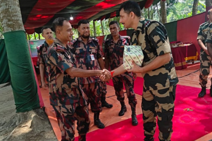 মহেশপুরে মর্টারশেল মেরে , আন্তরিক ভাবে বিএসএফ’র দুঃখ প্রকাশ