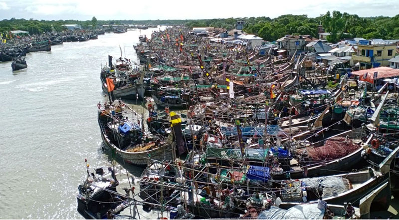 উত্তাল সাগর, ঘাটে ফিরেছে জেলেরা