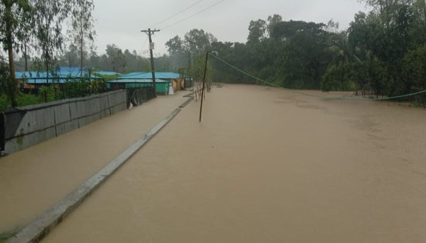 ভারী বৃষ্টিতে টেকনাফে পানিবন্দী ২০ হাজার পরিবার