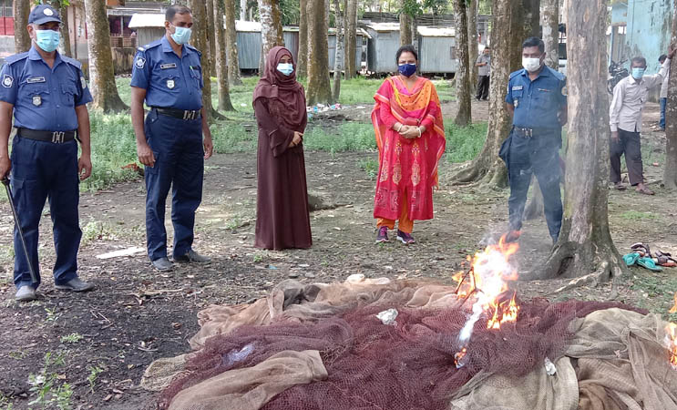 নলছিটিতে ১০ হাজার মিটার জাল জব্দ