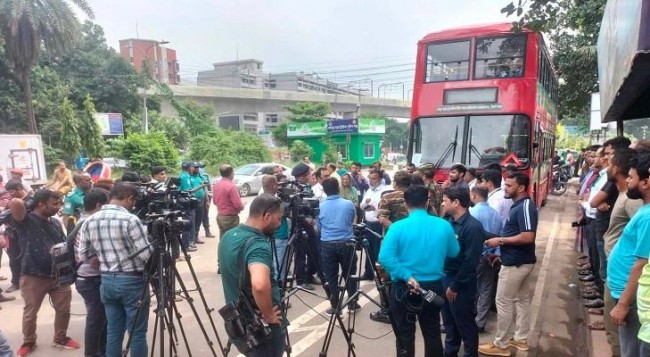 এলিভেটেড এক্সপ্রেসওয়েতে বাস চলাচল শুরু
