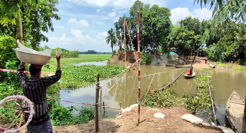 আত্রাইয়ে ব্রিজ নির্মাণে ধীরগতি, দুর্ভোগে এলাকাবাসী