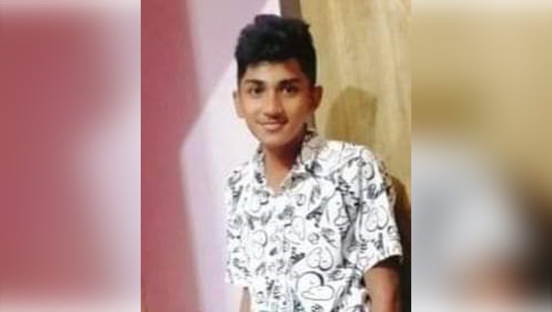 পড়তে বসতে বলায় মায়ের হিজাব দিয়ে গলায় ফাঁস ছেলের !