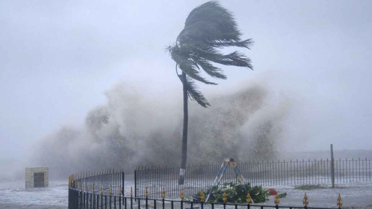 দেশের ৯ জেলায় ৬০ কিলোমিটার বেগে ঝড়ের আশঙ্কা