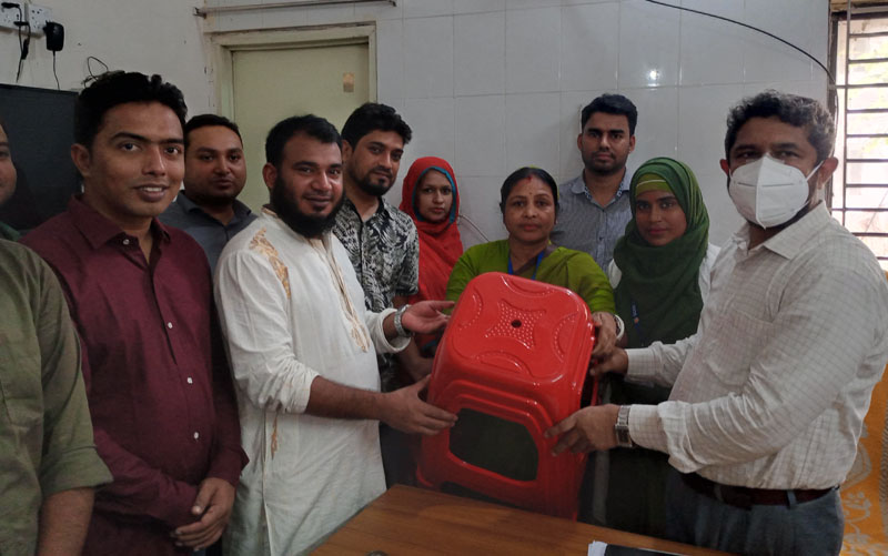 গোয়ালন্দ স্বাস্থ্য কমপ্লেক্সে প্রয়োজনীয় সরঞ্জাম উপহার দিলেন মোস্তফা মুন্সী
