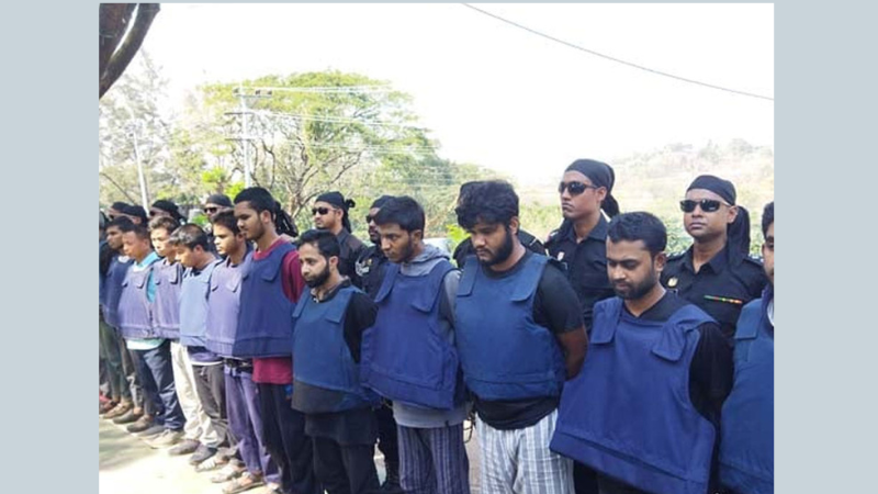 সকালে জামায়াতুল আনসার ফিল হিন্দাল শারক্বীয়ার ৩২ জনের জামিন অতঃপর বাতিল