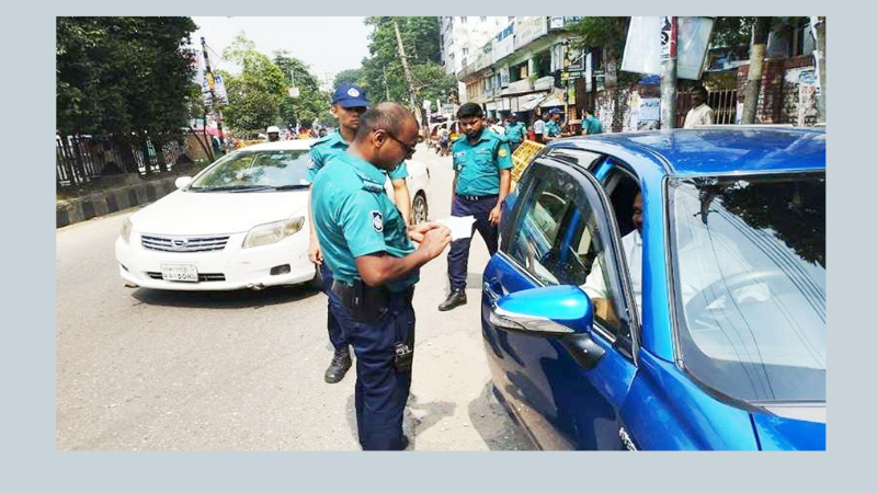 একদিনে ৭৩৫ ট্রাফিক মামলা, জরিমানা ২৯.৬৩ লাখ টাকায় পৌঁছাল