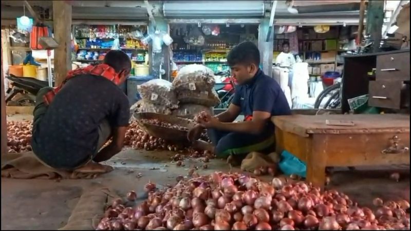 ভারতীয় পেঁয়াজের দাম কমছে ৫ থেকে ১০ টাকা