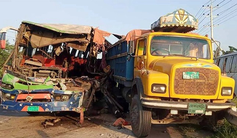 সেপ্টেম্বরে সড়কে প্রাণ হারিয়েছেন ৪৭৬ জন