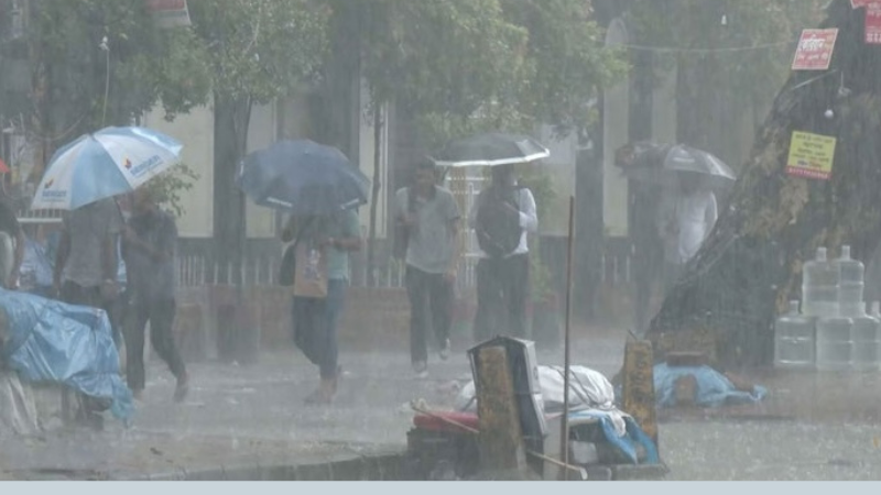 দেশজুড়ে বৃষ্টির দাপট: মাঝারি ও ভারী বর্ষণের আশঙ্কা, থামবে যেদিন !