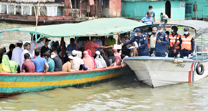 মা ইলিশ সংরক্ষণে তৎপর বাংলাদেশ কোস্ট গার্ড