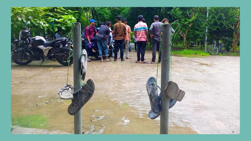 ছাত্রলীগের জন্য জুতা নিয়ে বসে আছে বিশ্ববিদ্যালয়ের ছাত্র-ছাত্রীরা