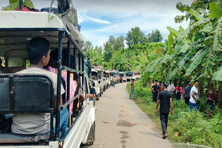 সাজেকে পাহাড় ধস, সাড়ে ৬ ঘণ্টা পর যানচলাচল স্বাভাবিক