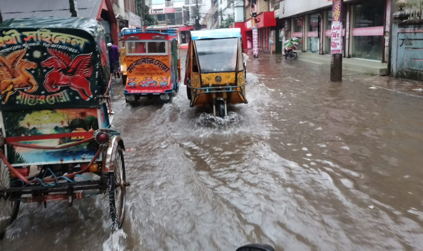 বরিশালে জলাবদ্ধতা, নগরবাসীর ভোগান্তি