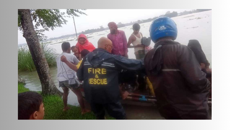 ময়মনসিংহে বন্যায় আটকে থাকা ৩৭ নারী ও শিশু উদ্ধার