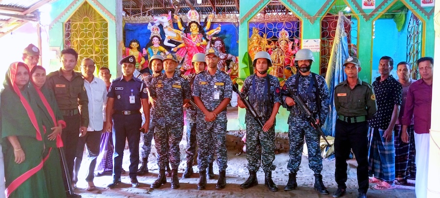 রাঙ্গাবালীতে পূজামণ্ডপ পরিদর্শন: নৌবাহিনী যেকোনো অপতৎপরতা মোকাবেলায় প্রস্তুত