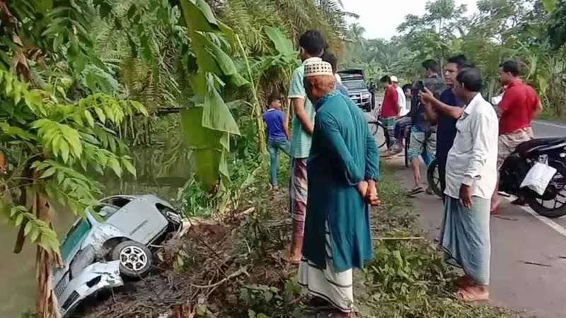 পিরোজপুরে প্রাইভেট কারের দুর্ঘটনায় ৮ জনের প্রাণহানি