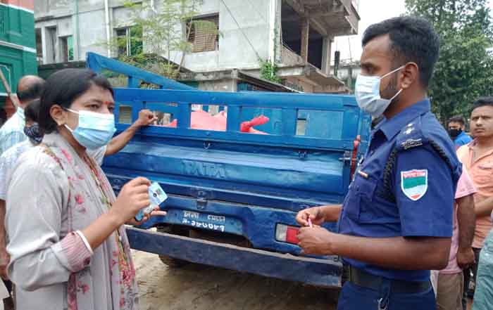 ঝিনাইদহে টিসিবির ৬০০ কেজি পেঁয়াজ জব্দ, উধাও চিনি-ডাল-তেল