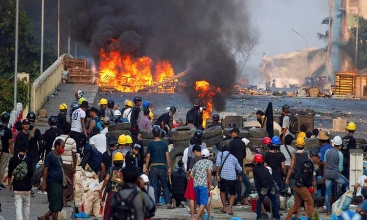 বিদ্রোহীদের সঙ্গে সংঘর্ষে মিয়ানমারের ৩০ সেনা নিহত