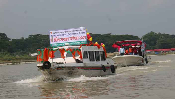 বরিশালে ইলিশ বিক্রি বন্ধ, নদীতে প্রশাসনের মহড়া