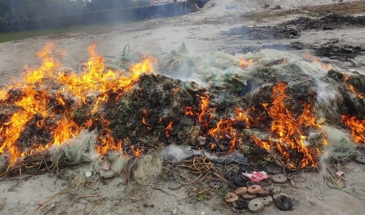 আড়াই কোটি টাকার কারেন্ট জাল পুড়লো আগুনে