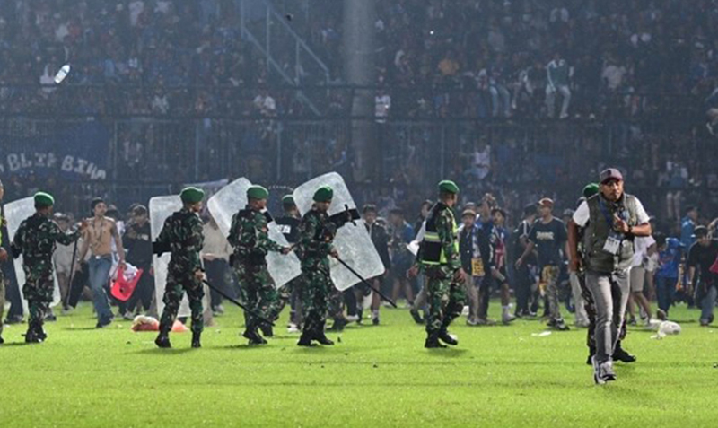 ইন্দোনেশিয়ার সেই স্টেডিয়াম ভাঙার সিদ্ধান্ত