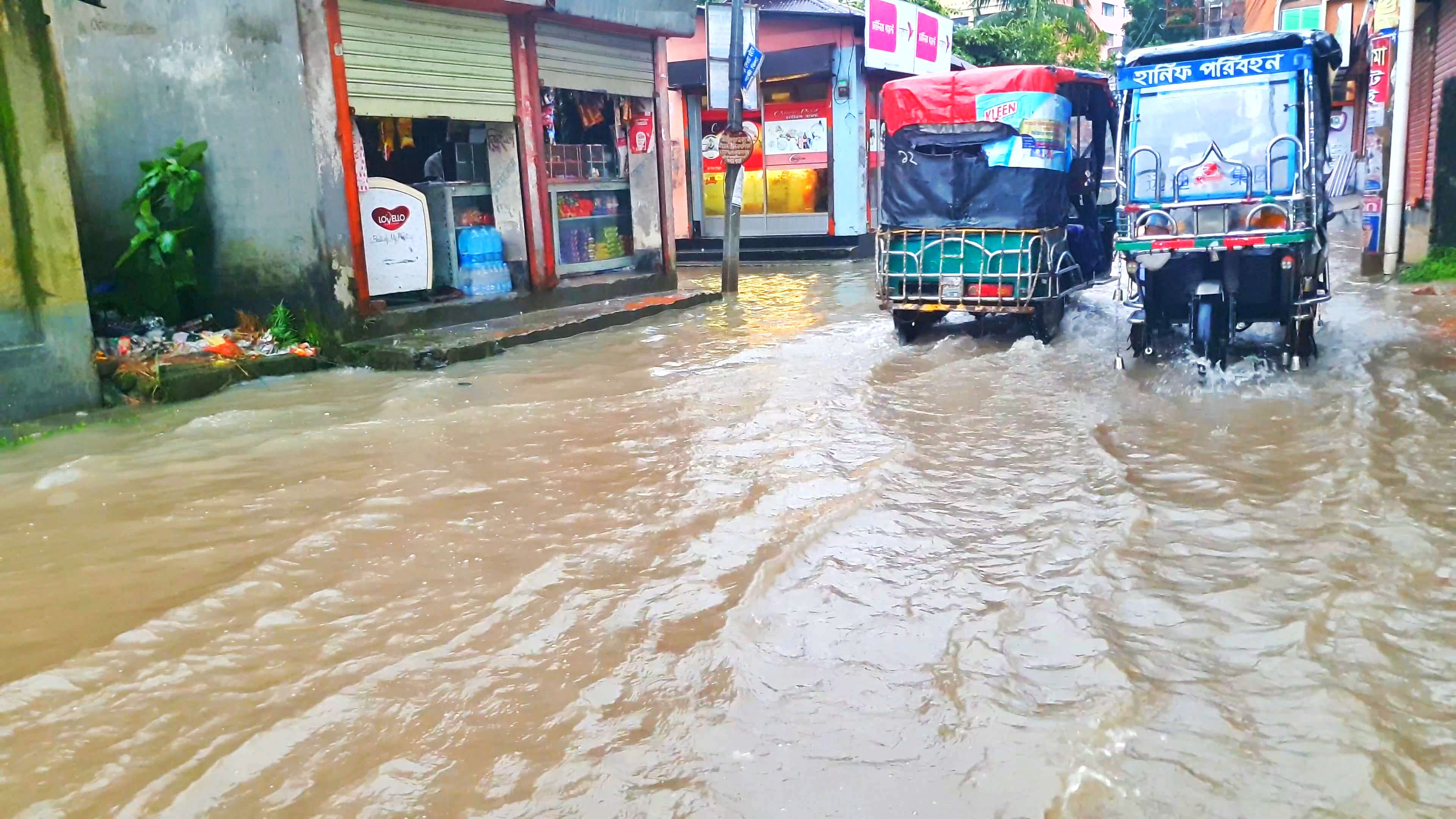 পটুয়াখালীতে ঘূর্ণিঝড় দানার প্রভাবে শীতকালীন সবজিতে ক্ষতির সম্ভাবনা