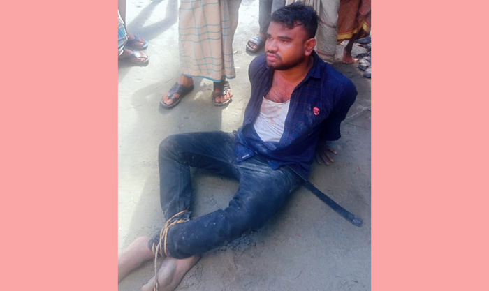 প্রবাসীর স্ত্রীর অশ্লীল ভিডিও ধারণ, গৃহ শিক্ষককে পুলিশে সোপর্দ