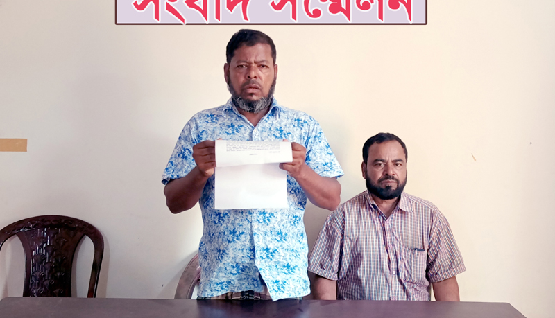 সরকারী সম্পদ রক্ষায়, বন গবেষণার দুই কর্মচারীকে হয়রানির অভিযোগ