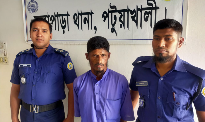কলাপাড়ায় মাদ্রাসা ছাত্রকে নির্যাতন: মূল হোতা গ্রেফতার
