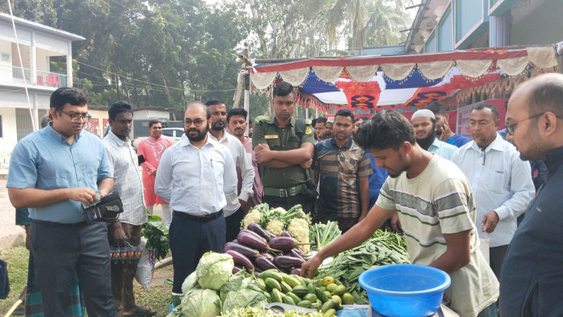 রাজাপুরে চালু হলো 'কৃষকের পণ্য, ভোক্তার বাজার' - জনস্বার্থে নতুন উদ্যোগ