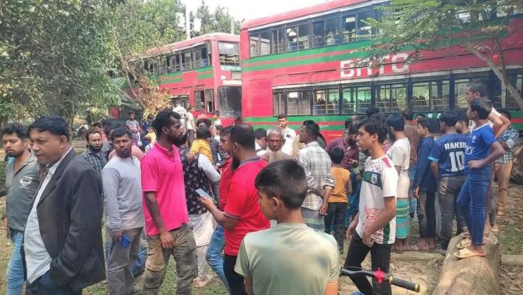 পিকনিকের বাস বিদ্যুতায়িত হয়ে ৩ শিক্ষার্থী নিহত, আহত ১০