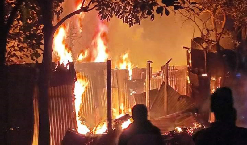 দেবীদ্বার অগ্নিকান্ডে তিন দোকান পুড়ে ছাই