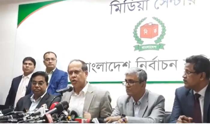 আমরা এখনো আশা রাখছি, বিএনপি নির্বাচনে আসবে : সিইসি