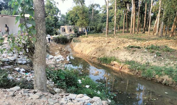 শ্রীমঙ্গলে কাকিয়াছড়ায় অবৈধ স্থাপনা উচ্ছেদ অভিযান