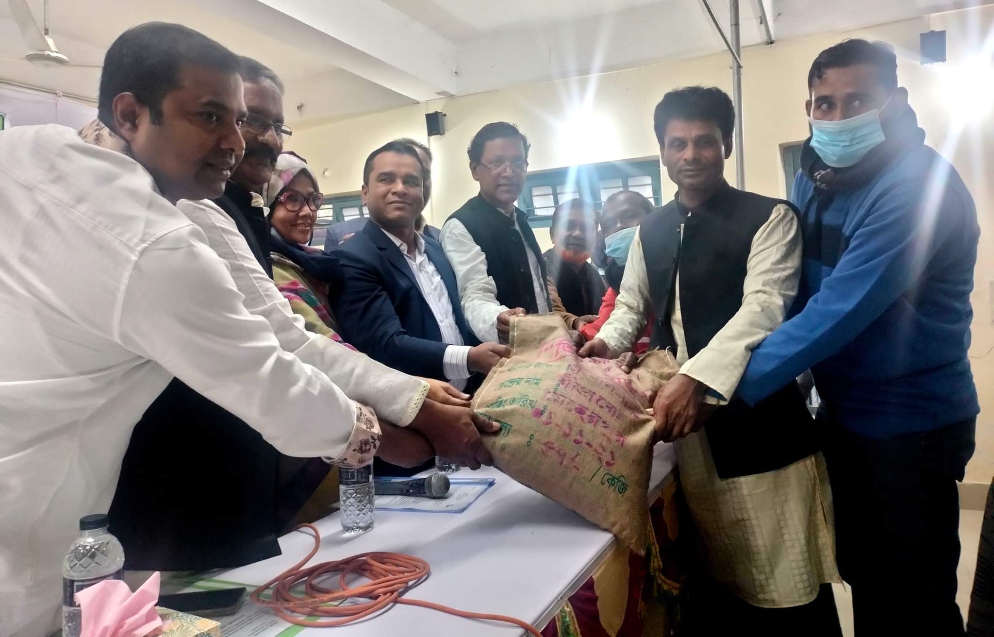ভূঞাপুরে হাইব্রিড ধানের বীজ ও সার বিতরণের উদ্বোধন