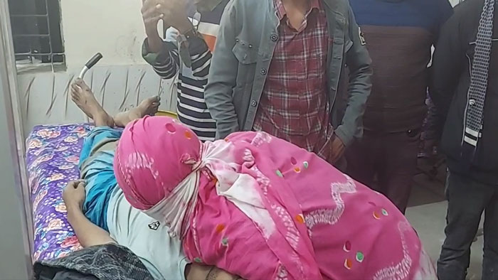 ঝালকাঠিতে সড়ক দুর্ঘটনায় মুক্তিযোদ্ধাসহ দুইজনের মৃত্যু
