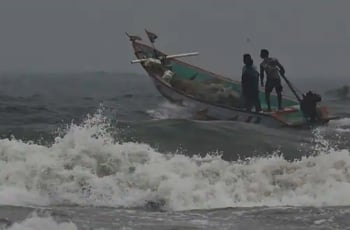 সাগরে ঘূর্ণিঝড় ‘মানদৌস’, সতর্ক সংকেত বাড়ল