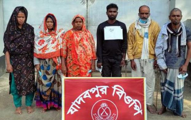 ভারত থেকে বাংলাদেশে প্রবেশের সময় ১০ জন আটক