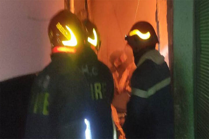 রাজধানীতে পাঁচ তলা ভবনে গ্যাস বিস্ফোরণ, হেলে পড়েছে ভবনটি