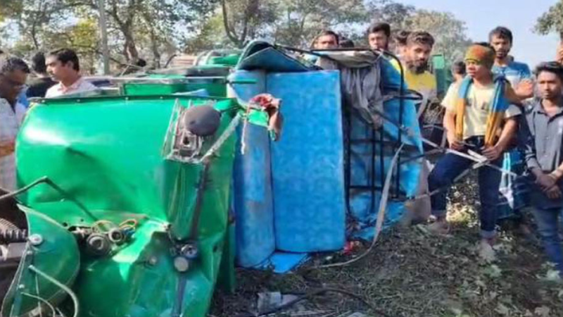 ভৈরবে সিএনজি ও কার্ভাড ভ্যানের সংঘর্ষে ৫ জন নিহত