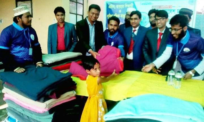 মোংলায় সুবিধা বঞ্চিত মানুষের পাশে 'পিস অর্গানাইজেশন'