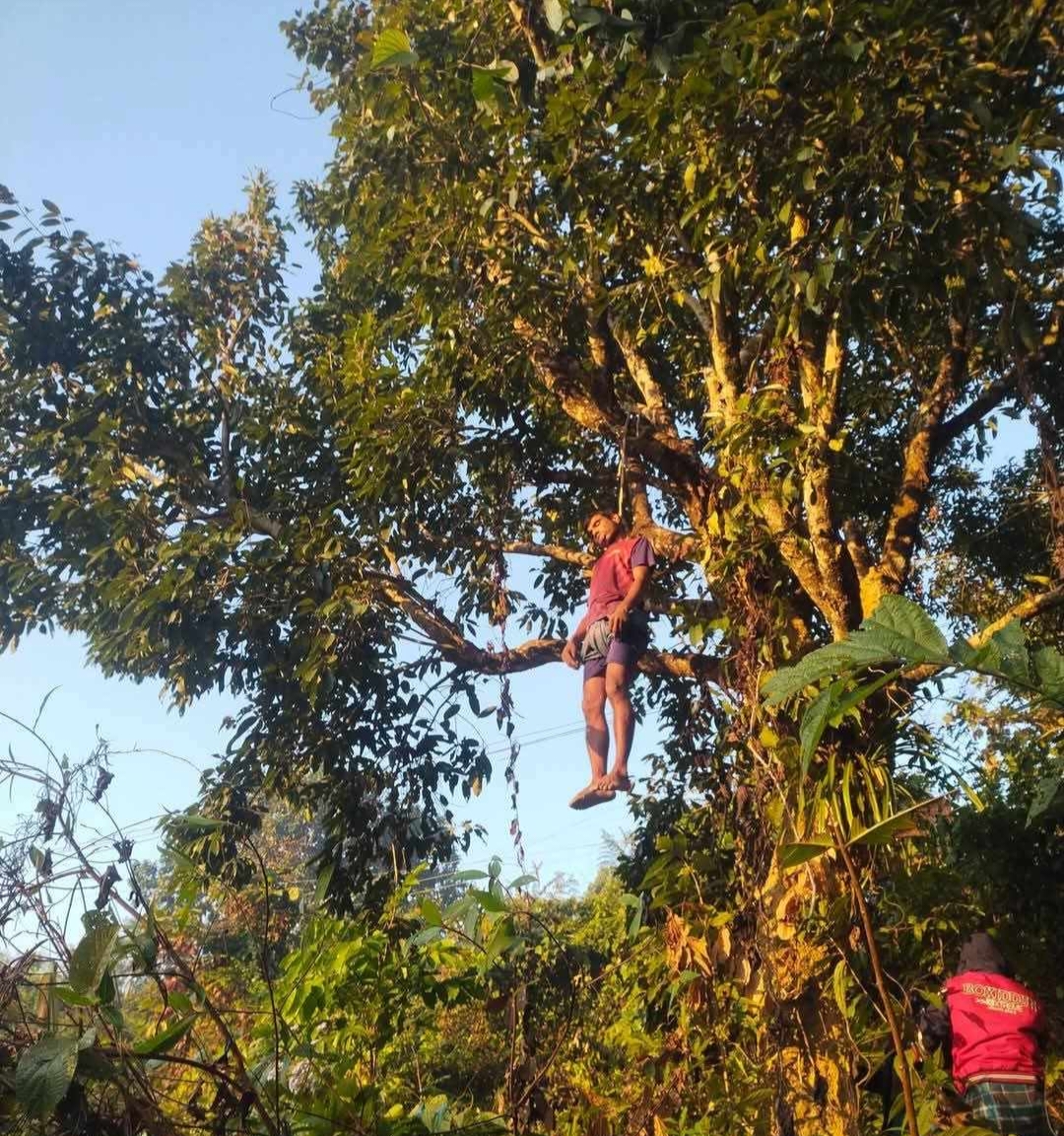 খাগড়াছড়িতে যুবকের ঝুলন্ত লাশ উদ্ধার, পুলিশের প্রাথমিক ধারণা আত্মহত্যা