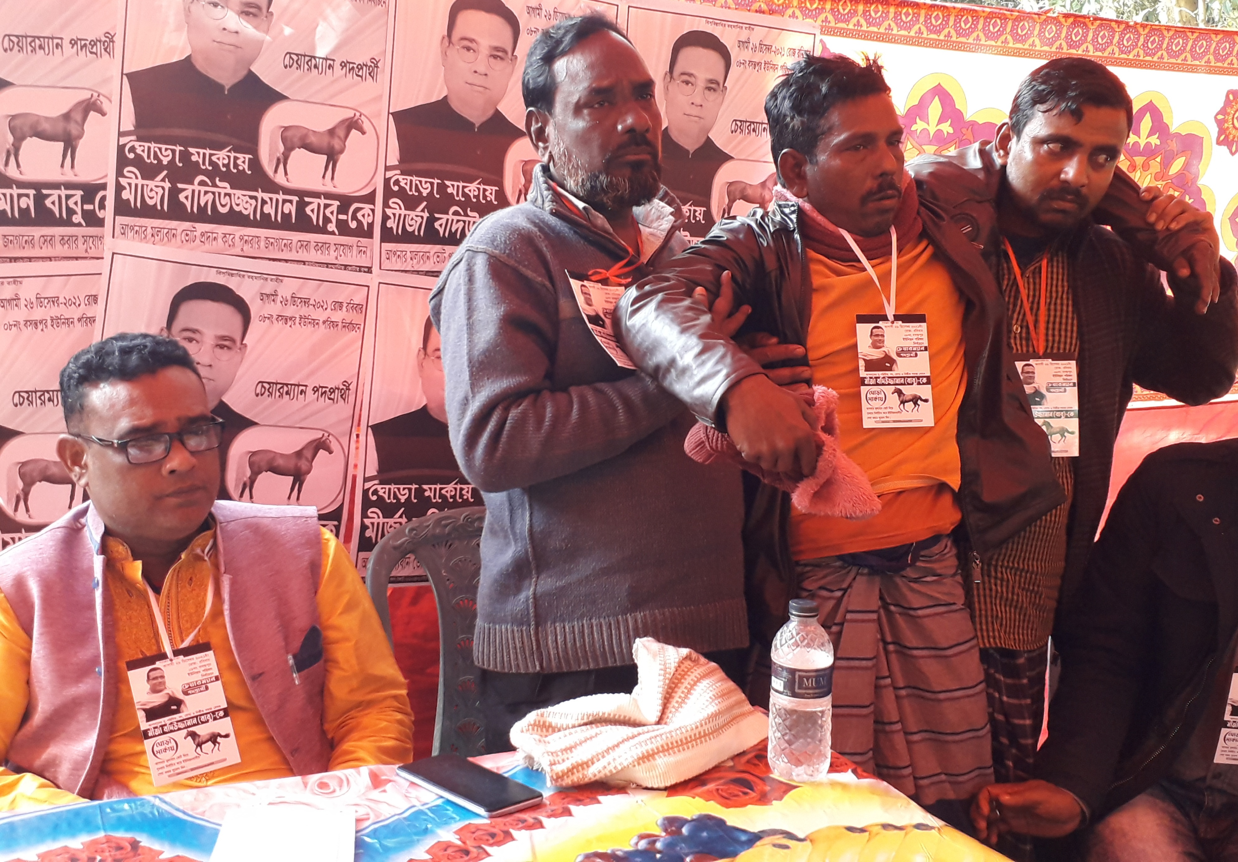 প্রার্থীর সমর্থক‌কে আহত করে হত‌্যা চেষ্টার অ‌ভি‌যো‌গে সংবাদ স‌ম্মেলন